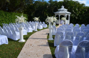 Grand Salon Recption Hall Gazebo Wedding Miami 300x198 | Renzo & Roseangely | Ciudamar Room Wedding Reception