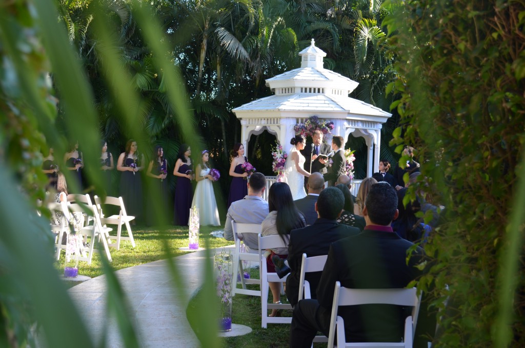 Outdoor Wedding In Miami | Tips For Writing Your Wedding Vows | Blogs
