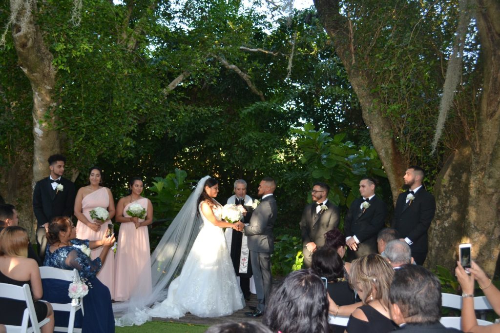 53321675_2256809221042593_4588795169884602368_o-1024x683 | Daniela & Julio's Gazebo Wedding | Real Weddings
