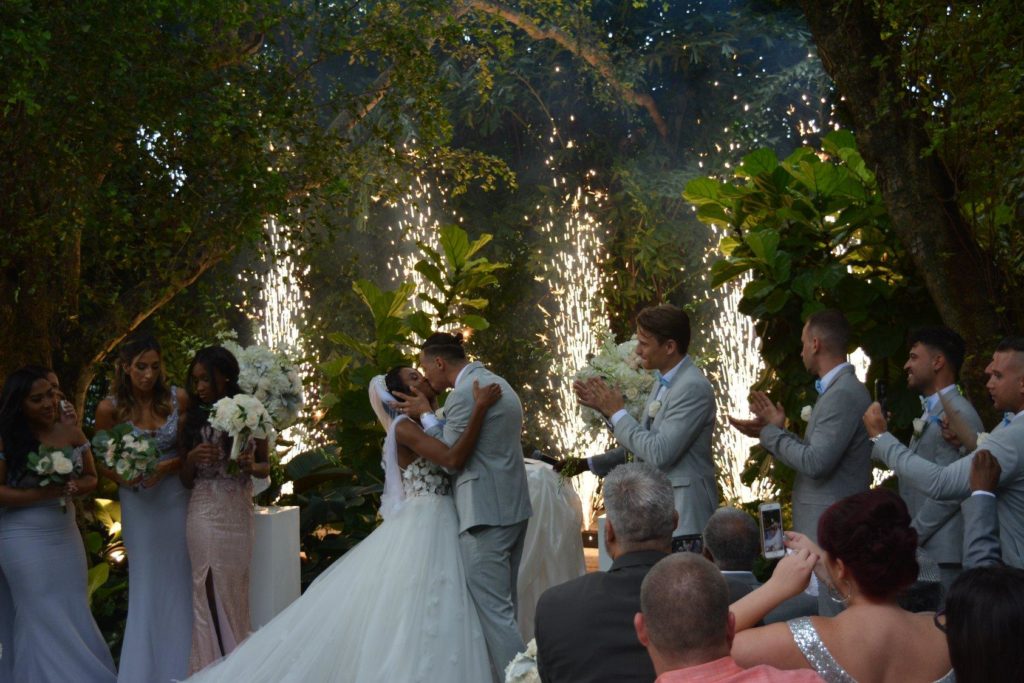 67565070 2506610519395794 2911979803689091072 O Wecompress Com | Shalaka & Soner's Sparkling Out-of-state Wedding | Real Weddings