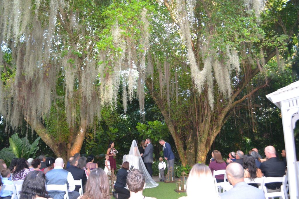 73025089 2640033646053480 9149861601409499136 O Wecompress Com | Chris And Leda's Oak Tree Wedding Ceremony | Real Weddings