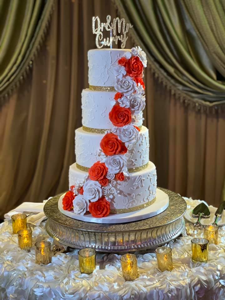 Jared Rikera Wedding Cake Min 1 | Dr Jared & Rikera's Dream Wedding Ceremony | Real Weddings